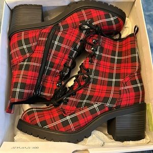 Plaid heeled boots